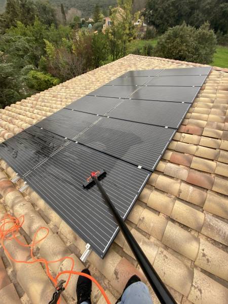 nettoyer laver panneaux solaire photovoltaiques montpellier hérault